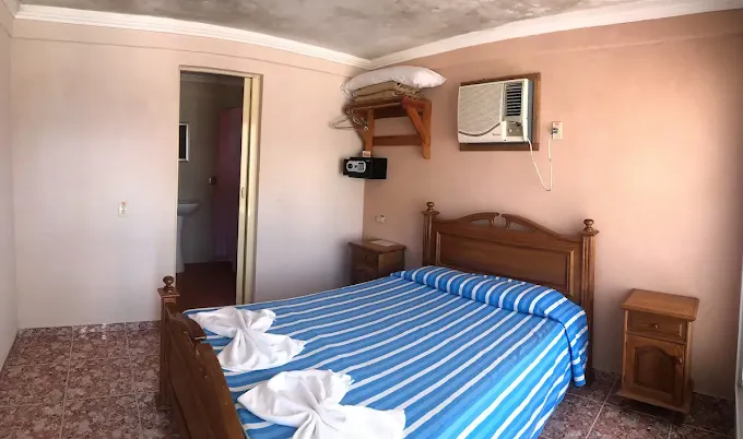 Playa Larga, Ciénaga de Zapata, 43000, Matanzas, Cuba. 3 alojamientos con aire acondicionado y caja fuerte. Los huéspedes tienen acceso a baños compartidos. . Reservas online, Hostal El Velero Room 3.