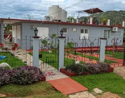 Casa Lourdes y Reinaldo Room 3