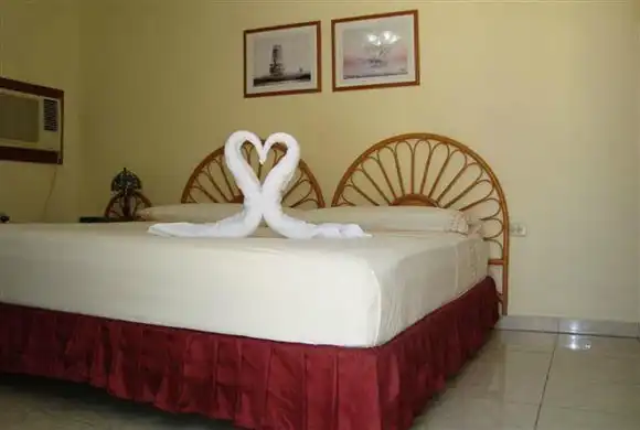 Varadero, Matanzas, Cuba. 3 excelentes habitaciones totalmente independientes, con mucho lujo y confort, y limpieza. . Reservas online, Casa Orlando.