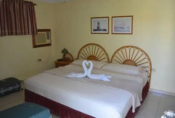 Varadero, Matanzas, Cuba. 3 excelentes habitaciones totalmente independientes, con mucho lujo y confort, y limpieza. . Reservas online, Casa Orlando Room 2.