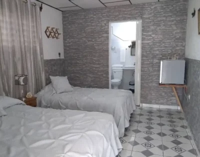 Hostal El Beso, (Dormitorio 1)