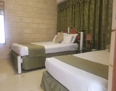 Hostal Harmony Mercedes y Anais