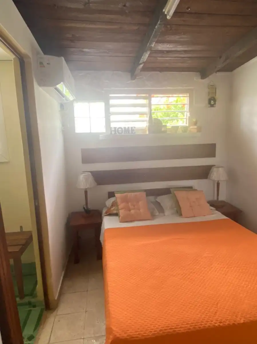 Casa Luna Mar #3 Playa Santa Lucia Camagüey. Zona Amigos del Mar. Barrio Obrero Viejo. Nuevitas. Casa Luna Mar. La casa se encuentra a 100 metros de la playa, se alquila por habitaciones, con tres habitaciones.. Reservas online, Casa Luna Mar Habitación 1.