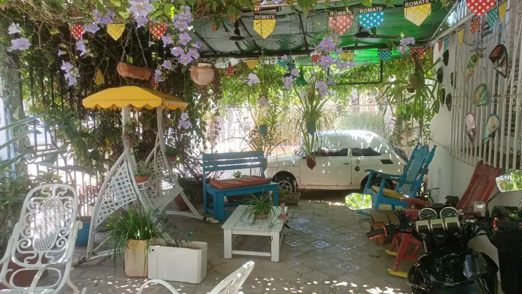 Vedado, La Habana, 10400, Cuba. Casa de renta en el centro del Vedado. Con 7 hab. con todos los servicios de transporte publico.. Reservas online, Hostal Havaniko, Room 5.