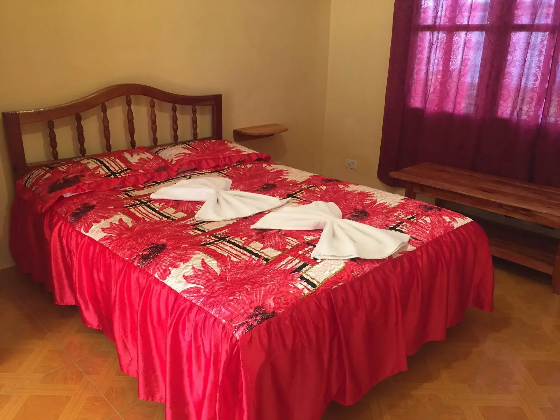 Guardalavaca, Holguín, 83300, Cuba. Contamos con 4 habitaciones totalmente independientes, 2 habitaciones en primer piso y dos 2 habitaciones en tercer piso.. Reservas online, Villa Martinez Habitación 3.
