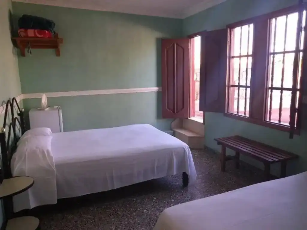 Hostal TD Habitación 2 en Trinidad, Sancti Spíritus, 62600, Cuba. Segunda planta del inmueble con entrada totalmente independiente cada habitación tiene terraza propia..
