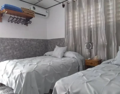 Hostal El Beso, (Dormitorio 2)