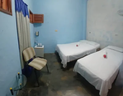 Hostal Margelys y Severo, (Habit, 1)